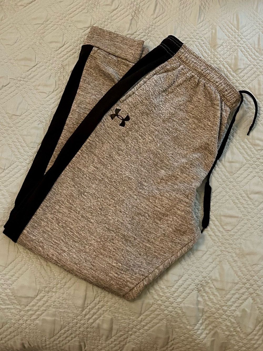 Under Armour Men’s Heather Gray Jogger Pants, Size XXL